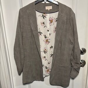 Skies Are Blue Gray Blazer with Relaxed Fit and 3/4 Sleeves